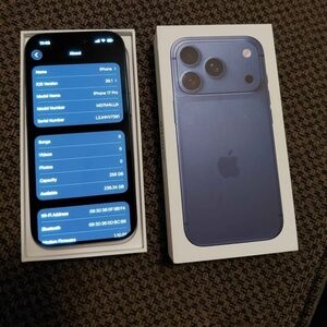 Apple iPhone 17 Pro - Blue
